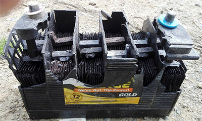 Почему взрываются автомобильные аккумуляторы